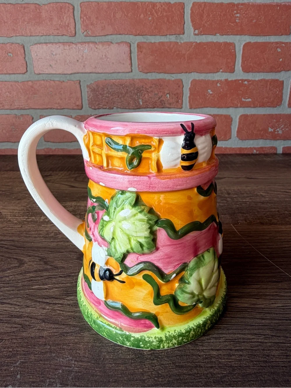 Vintage Style Bee & Honeycomb Ceramic Mug I Whimsical Garden Aesthetic I 3D